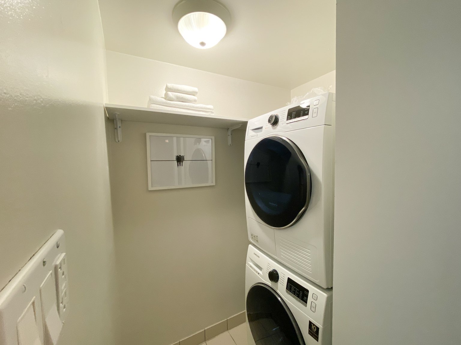 Studio Apartment for Rent - 1580 Haro Street, Vancouver, BC 4