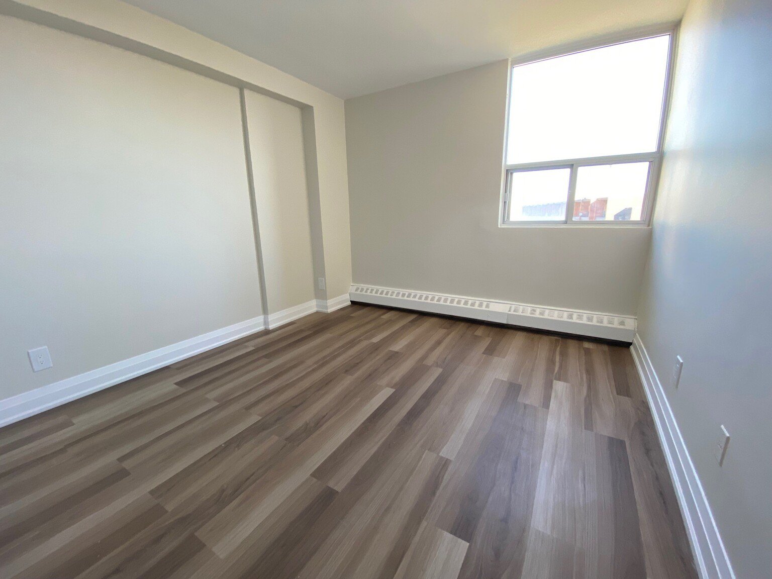 2 Bedroom Apartment for Rent - 2150 Roche Court, Mississauga, ON 3