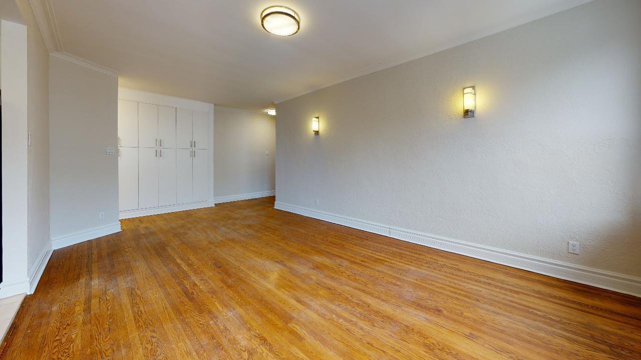 2 Bedroom Apartment for Rent - 5015-5025 Clanranald Avenue, Montréal, QC 4