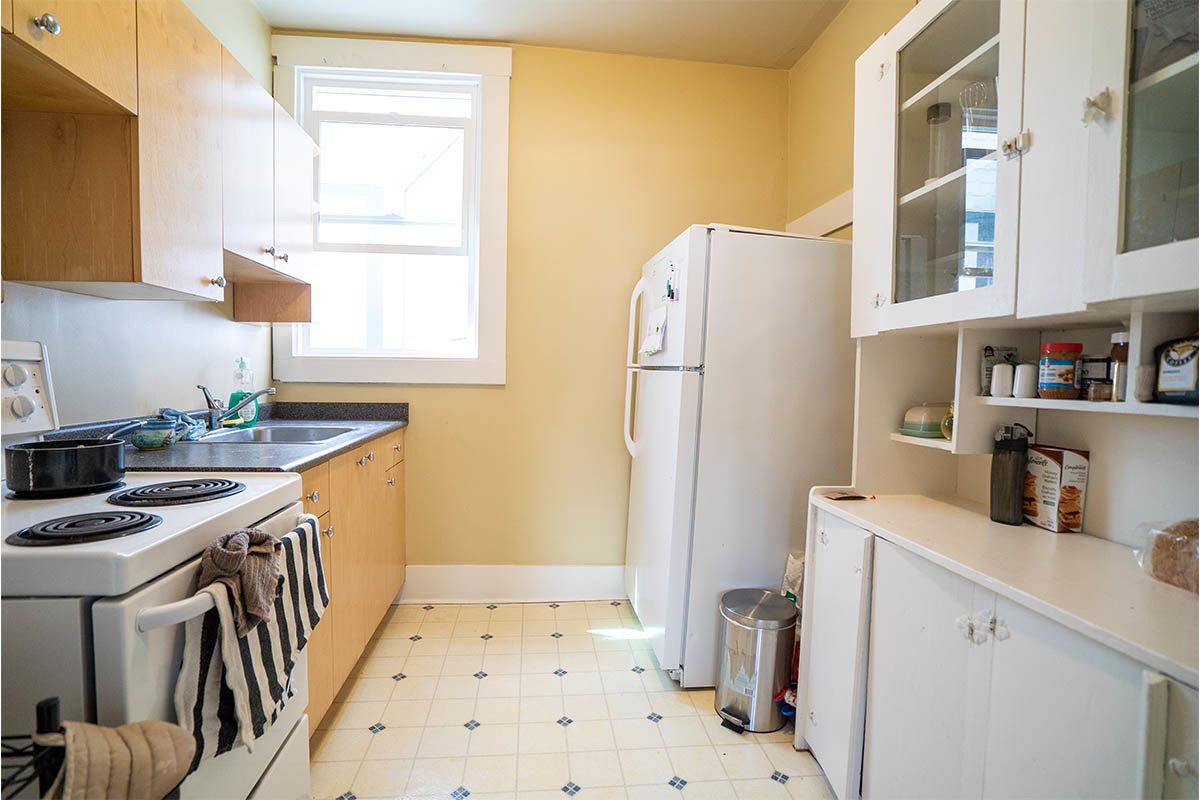 2 Bedroom Apartment for Rent - 1030 Cook Street, Victoria, BC 2