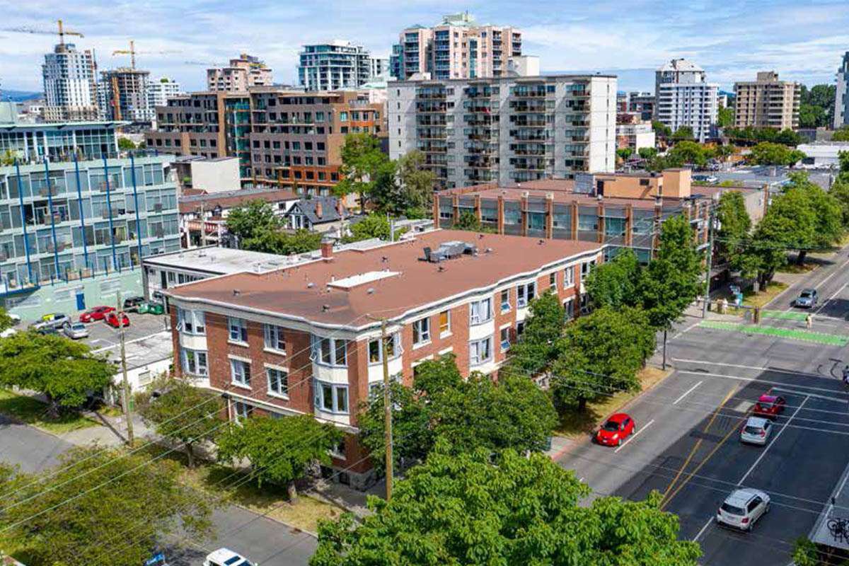 2 Bedroom Apartment for Rent - 1030 Cook Street, Victoria, BC 3