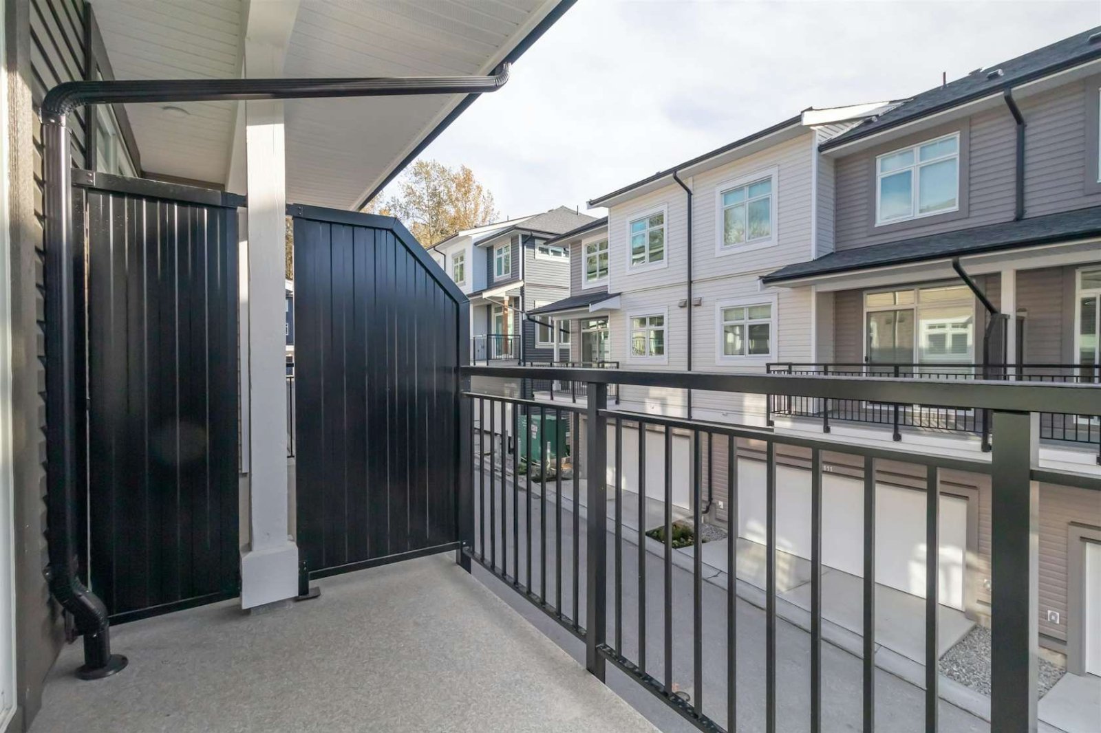 3 Bedroom Townhouse for Rent - 2070 Oak Meadows Dr, Surrey, BC 4