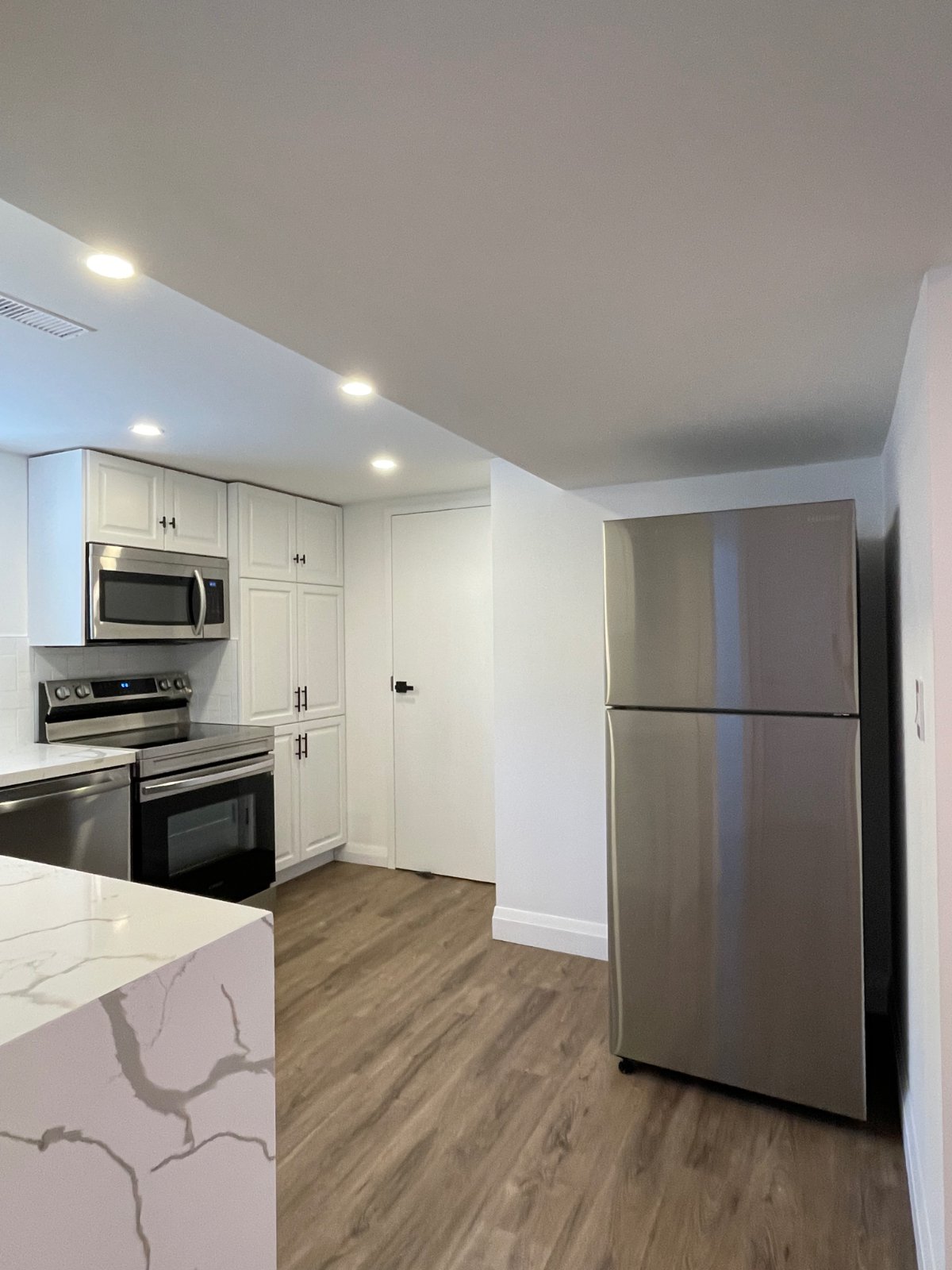 3 Bedroom Apartment for Rent - 551 Oakwood Ave, Oshawa, ON 2