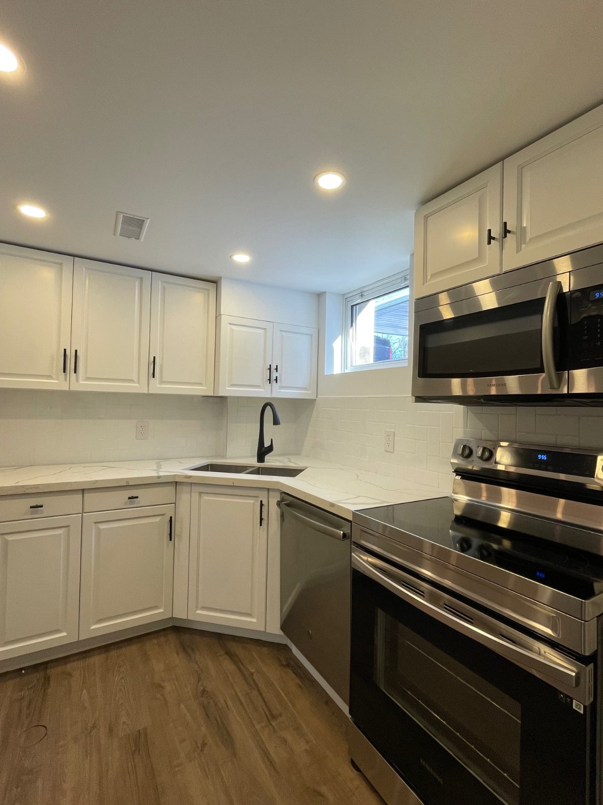 3 Bedroom Apartment for Rent - 551 Oakwood Ave, Oshawa, ON 3