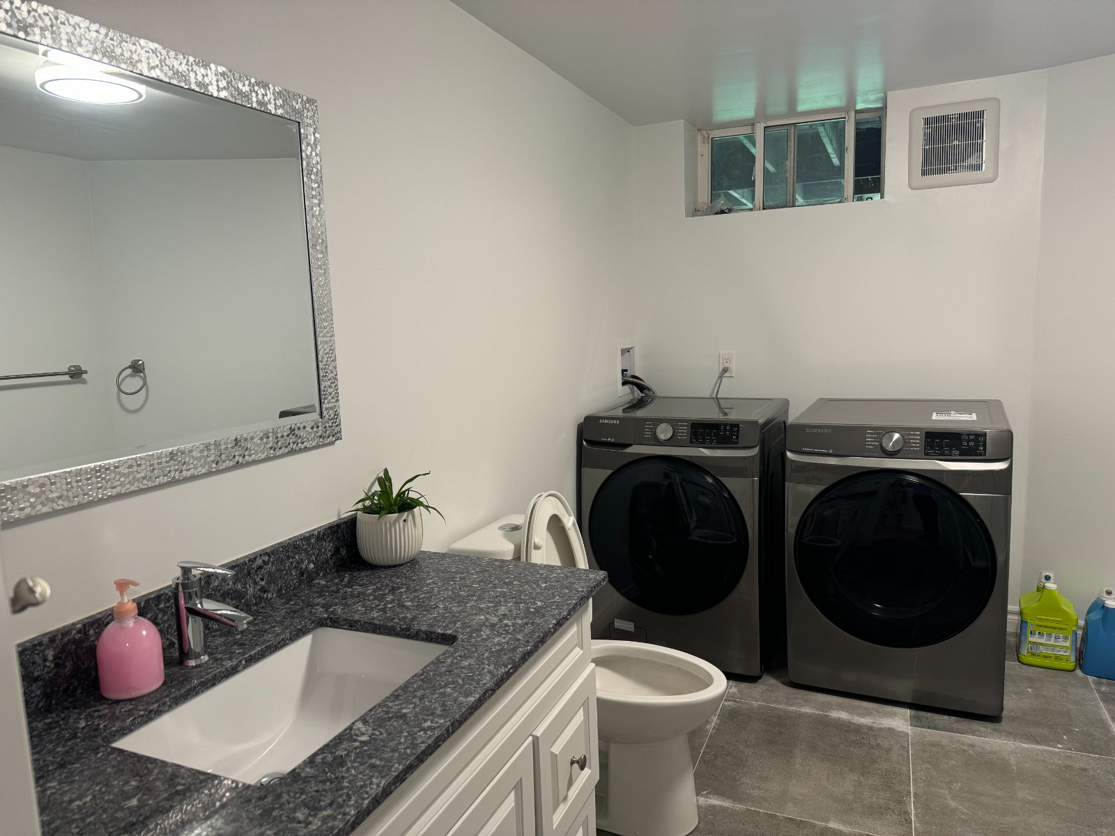 2 Bedroom Garden Suite for Rent - Brookside Rd, Richmond Hill, ON 4