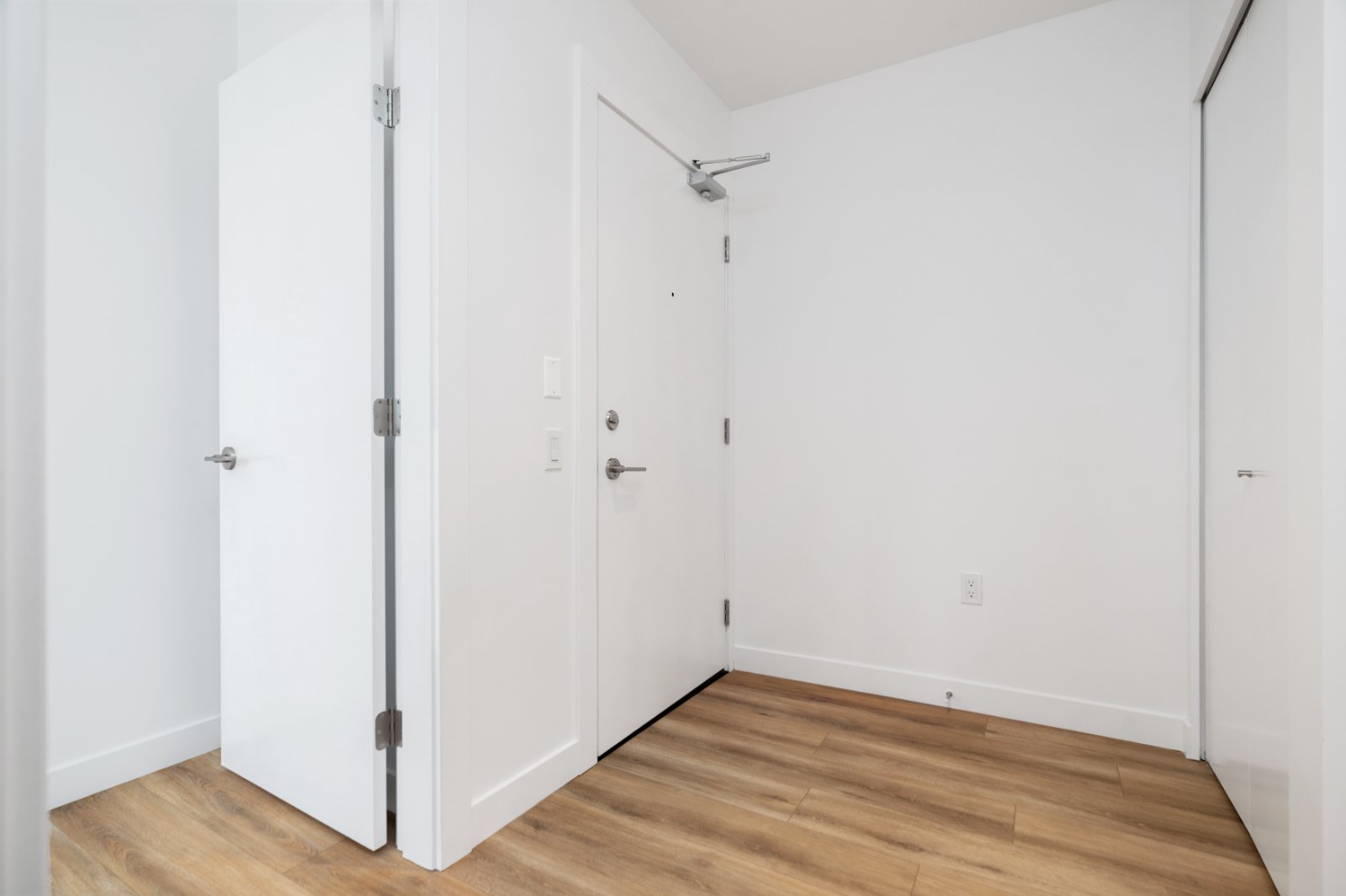 2 Bedroom Apartment for Rent - 8031 Williams Rd, Richmond, BC 4