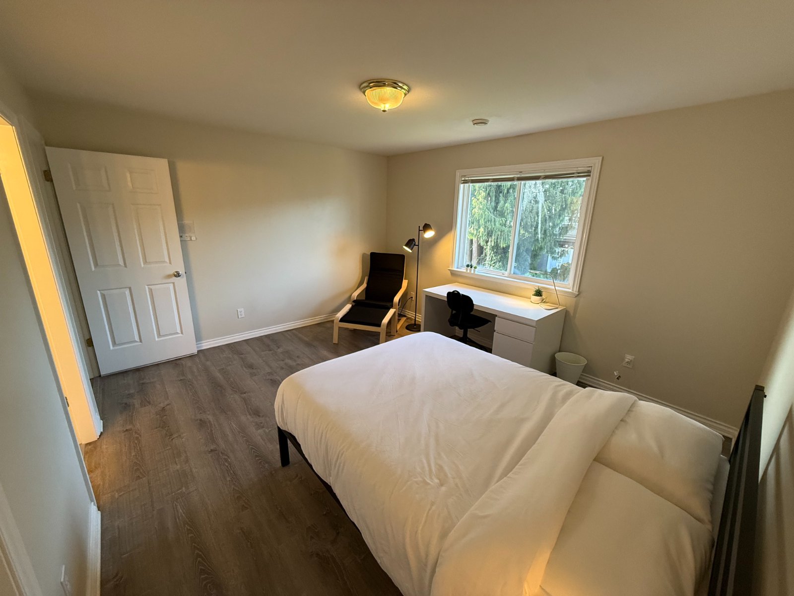 Room in House for Rent - Colbeck Rd, Richmond, BC 2