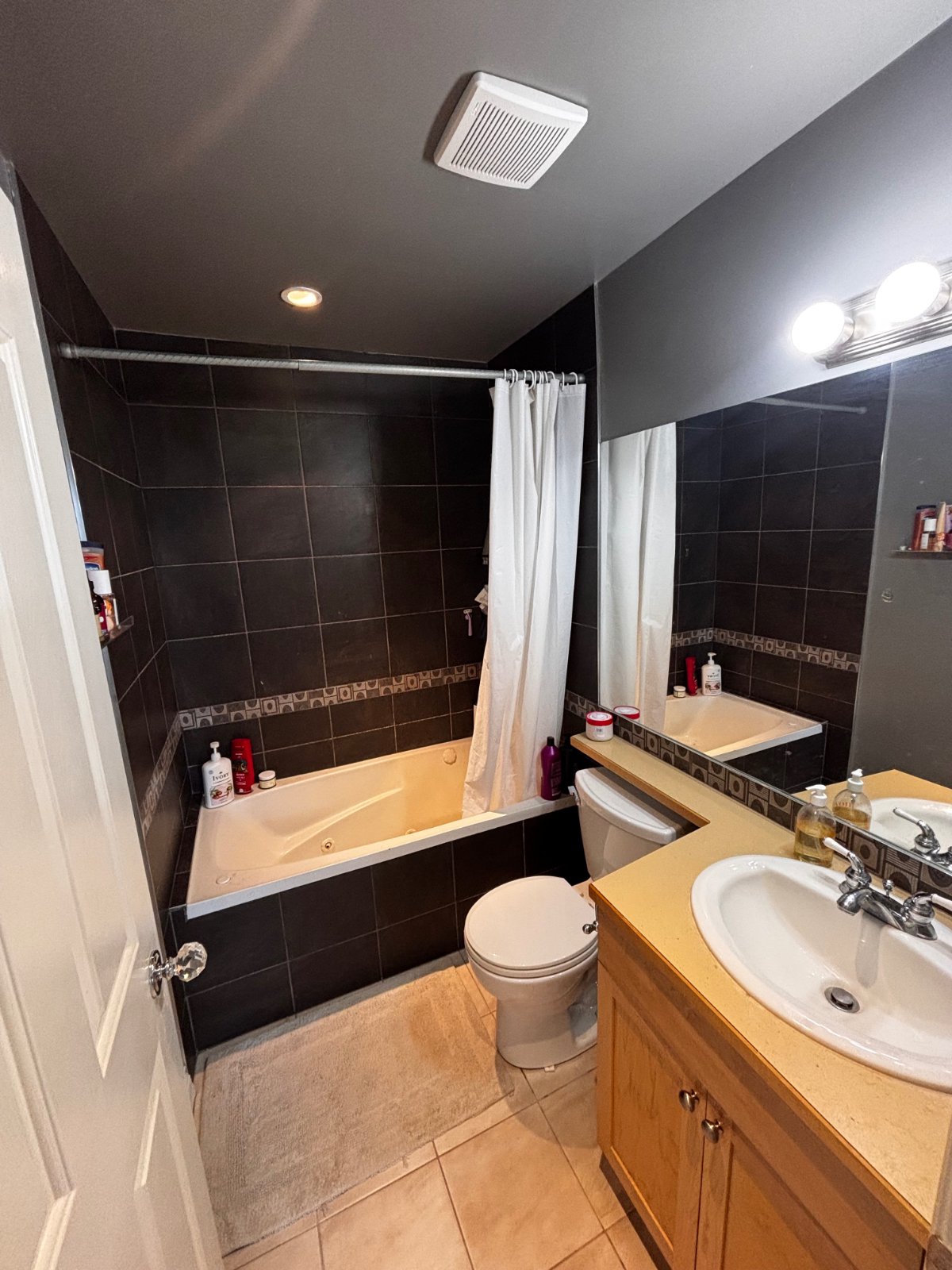 2 Bedroom Apartment for Rent - 1315 12 Ave SW, Calgary, AB 3