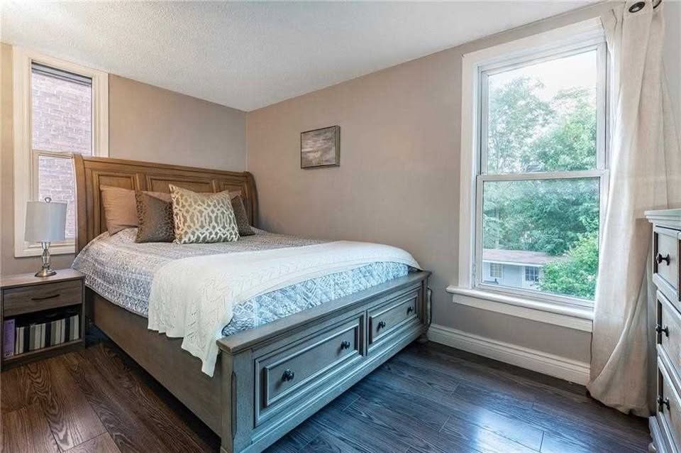 5 Bedroom House for Rent - 182 John Street North, Hamilton, ON 4