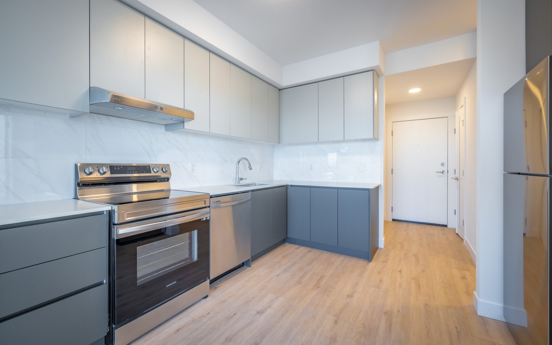 3 Bedroom Apartment for Rent - 2590 Lonsdale Ave, North Vancouver, BC 2