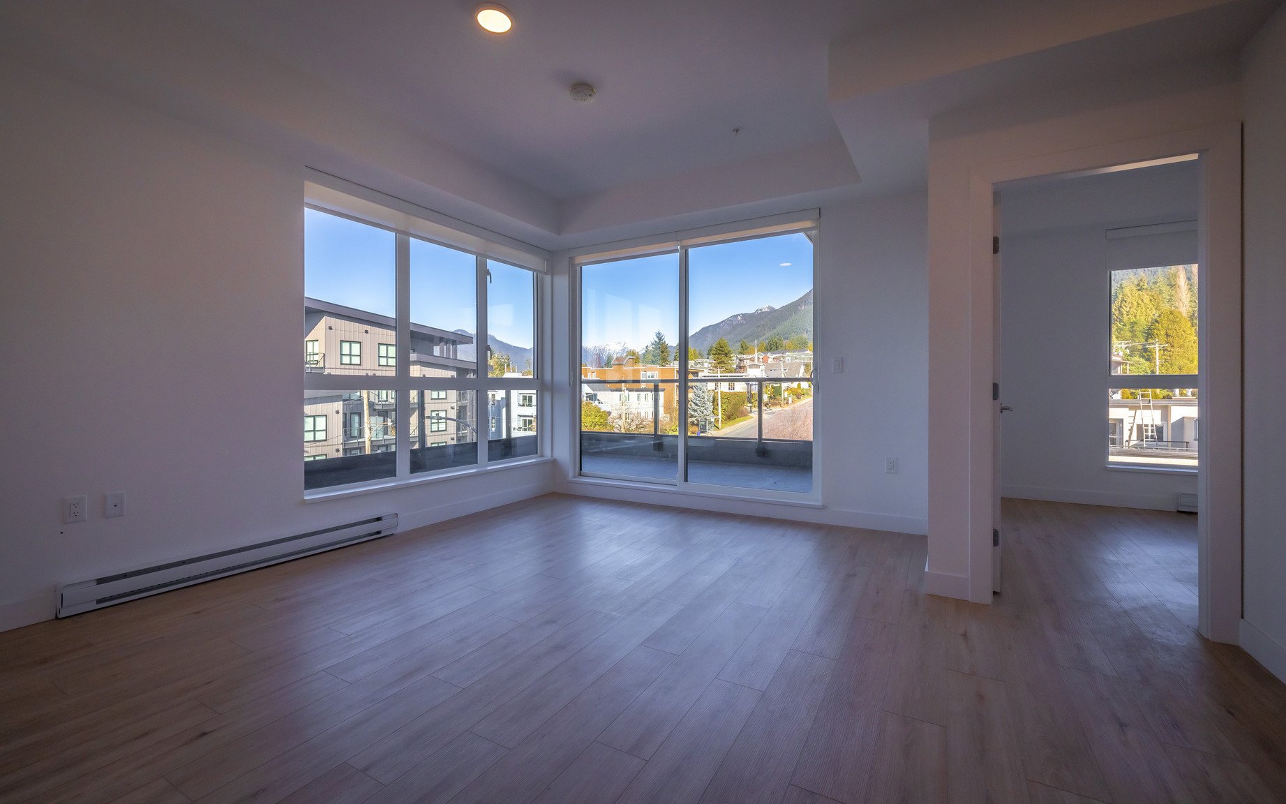 3 Bedroom Apartment for Rent - 2590 Lonsdale Ave, North Vancouver, BC 3