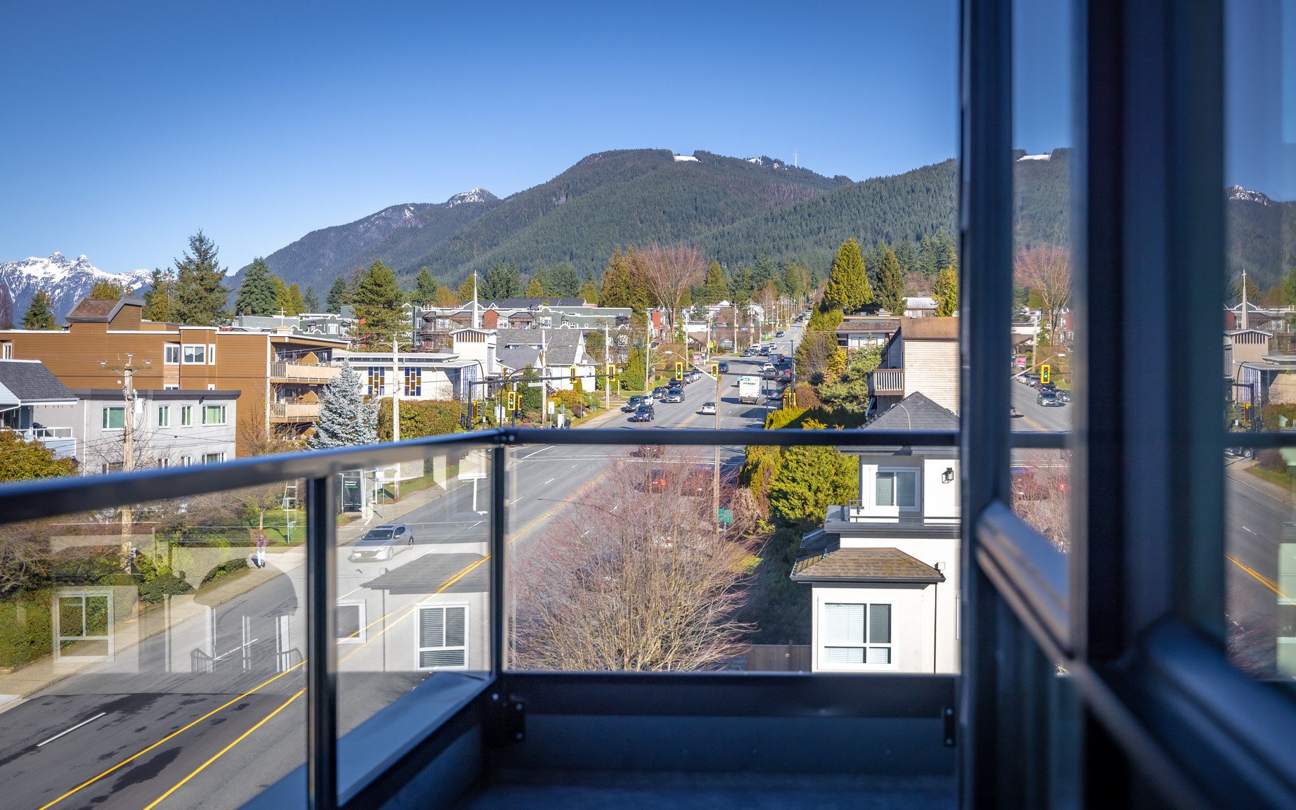 3 Bedroom Apartment for Rent - 2590 Lonsdale Ave, North Vancouver, BC 5