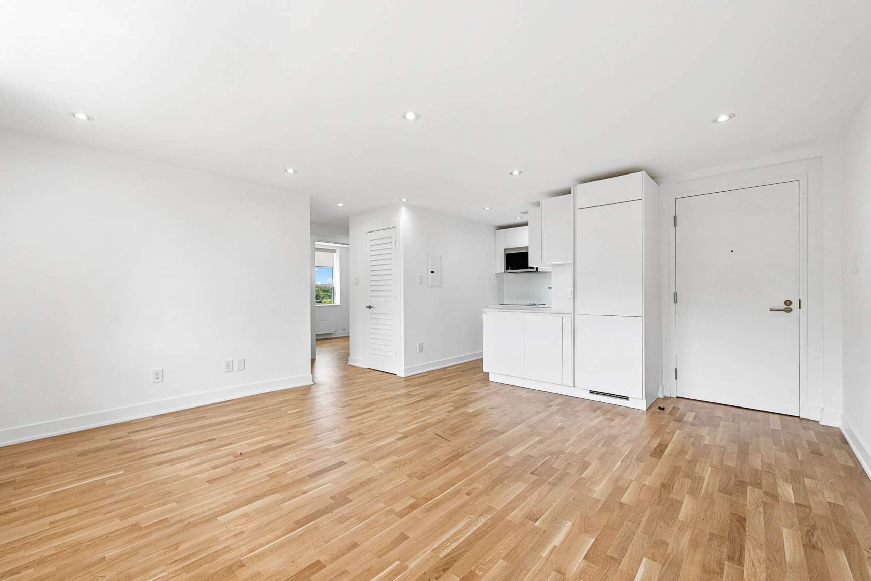 2 Bedroom Apartment for Rent - 327 Chisholm Ave, Toronto, ON 5