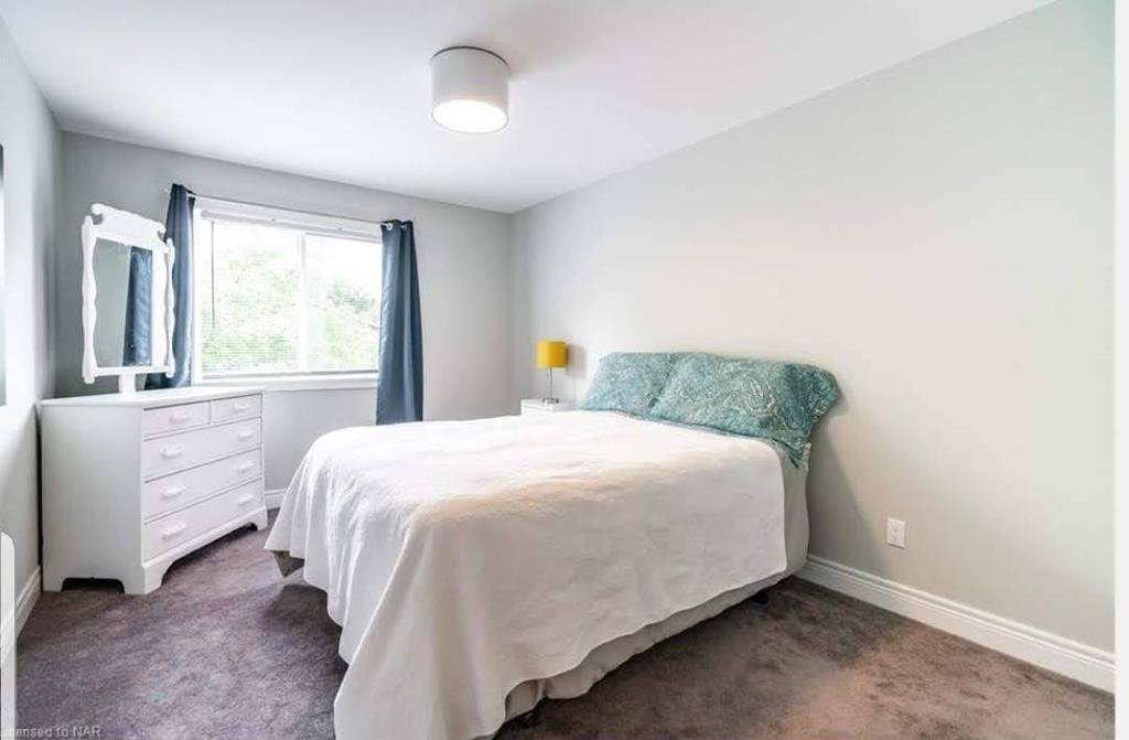 Room in House for Rent - Manhattan Ct, St Catharines, ON 2