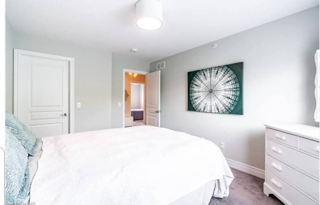 Room in House for Rent - Manhattan Ct, St Catharines, ON 5