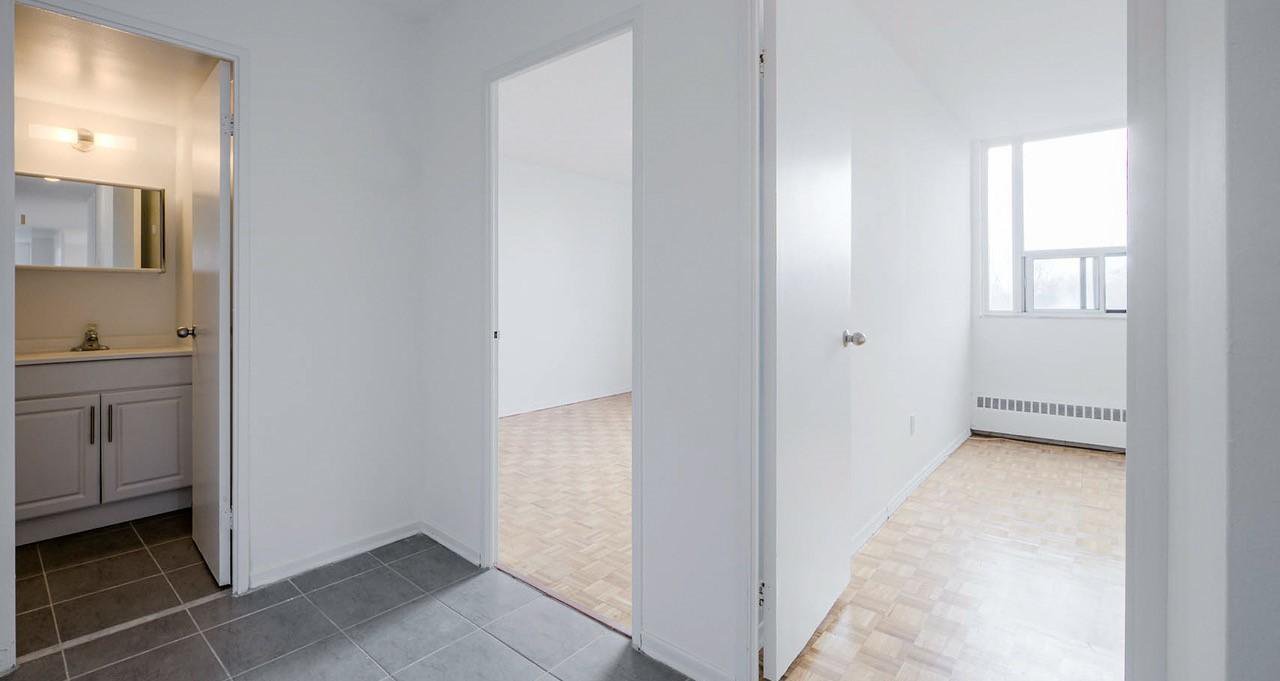 2 Bedroom Apartment for Rent - 30 Carabob Court, Toronto, ON 4