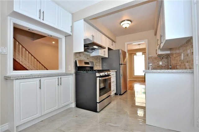 Room in House for Rent - Longmeadow Cres, Markham, ON 3
