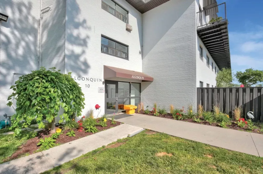 2 Bedroom Apartment for Rent - 10 Runnymede Rd., Kingston, ON 3