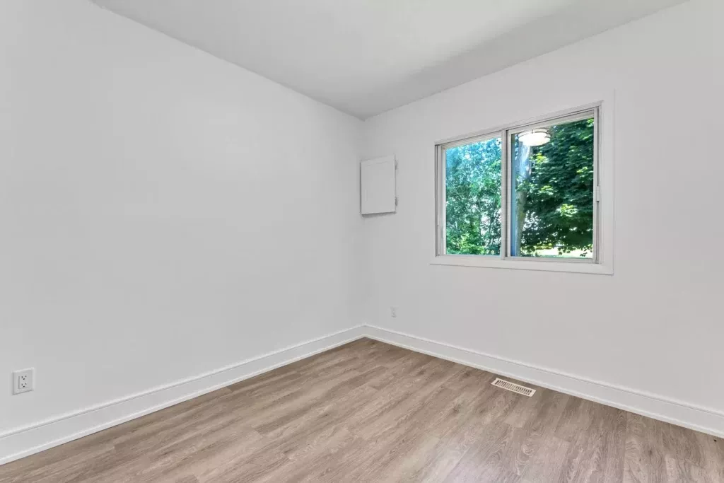 2 Bedroom Apartment for Rent - 371 Yonge Street, Kingston, ON 4
