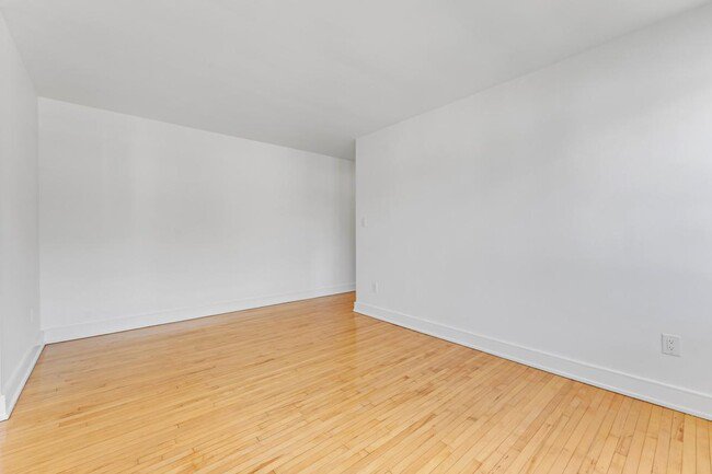 2 Bedroom Apartment for Rent - 389 Yonge St, Kingston, ON 4