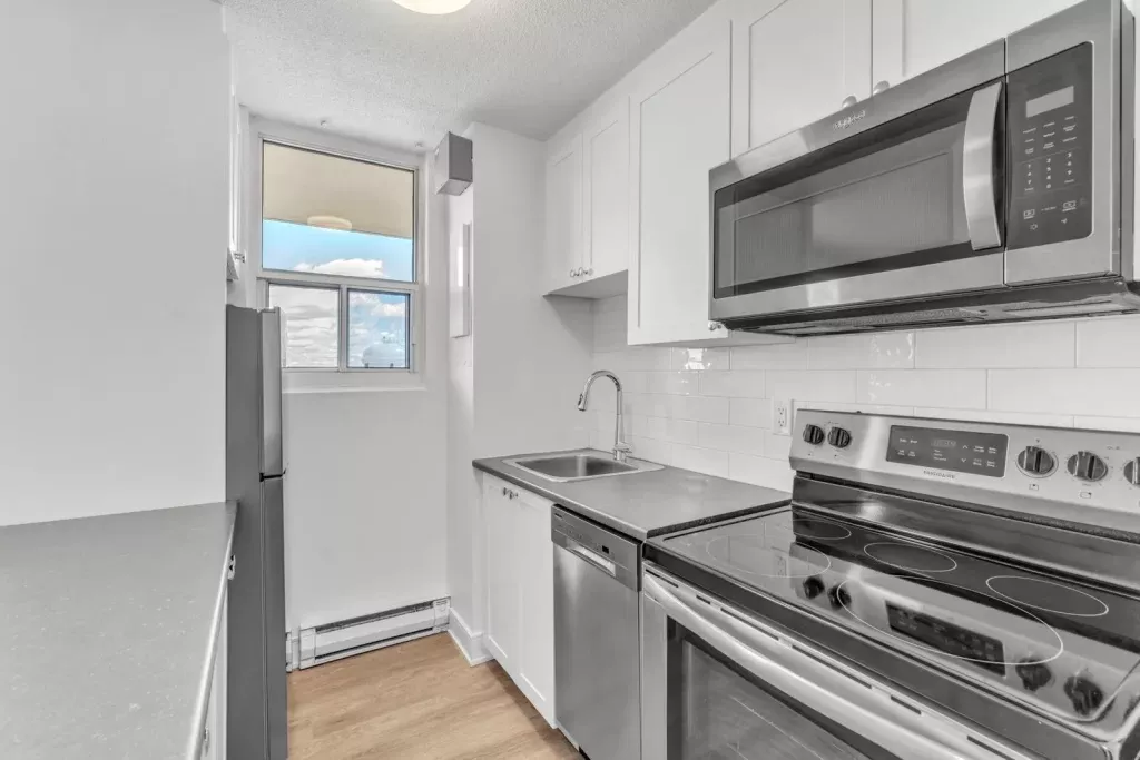 Studio Apartment for Rent - 175 Park St, Kingston, ON 3