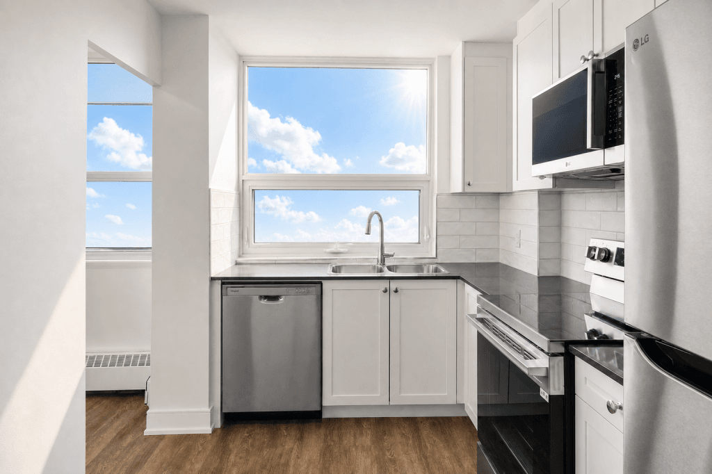 3 Bedroom Apartment for Rent - 84 Runnymede Rd., Kingston, ON 3
