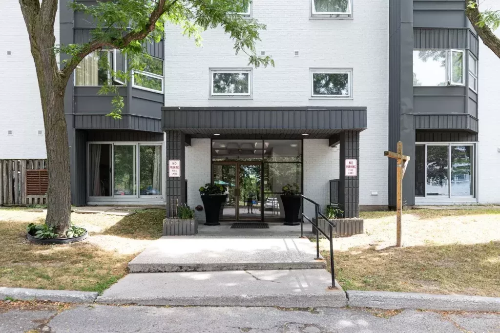 2 Bedroom Apartment for Rent - 700-710 Sir John A Macdonald Boulevard, Kingston, ON 3