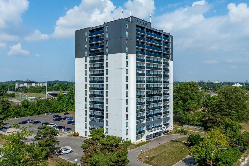 2 Bedroom Apartment for Rent - 580 The East Mall, Etobicoke, ON 3