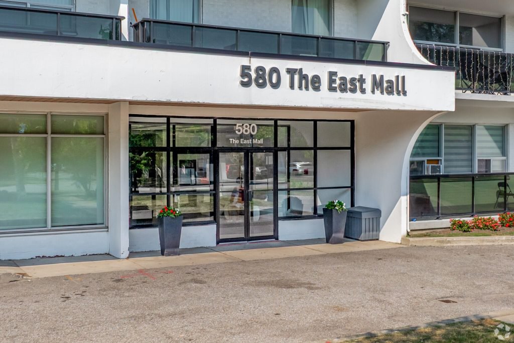 2 Bedroom Apartment for Rent - 580 The East Mall, Etobicoke, ON 4