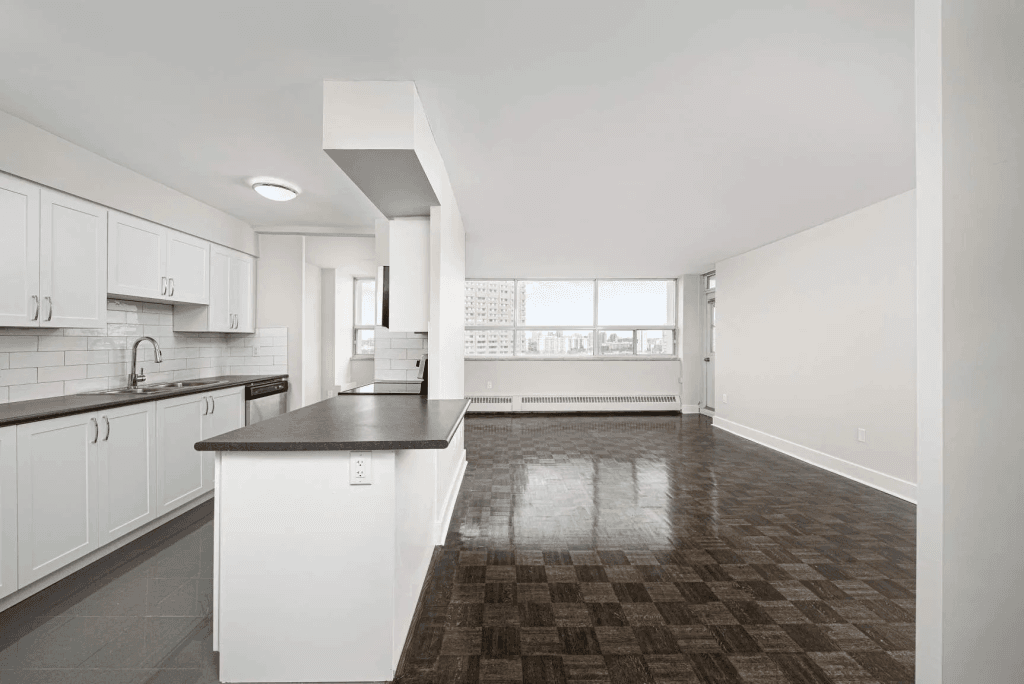 2 Bedroom Apartment for Rent - 75 Thorncliffe Park Dr, Toronto, ON 5