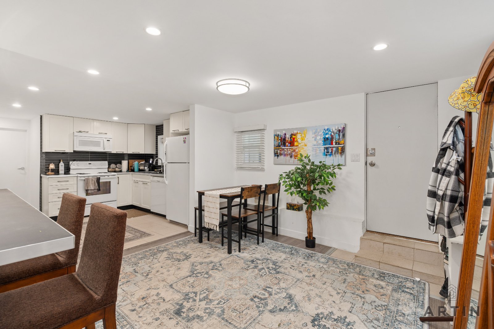 2 Bedroom Garden Suite for Rent - 20 Sea Ave, Burnaby, BC 3