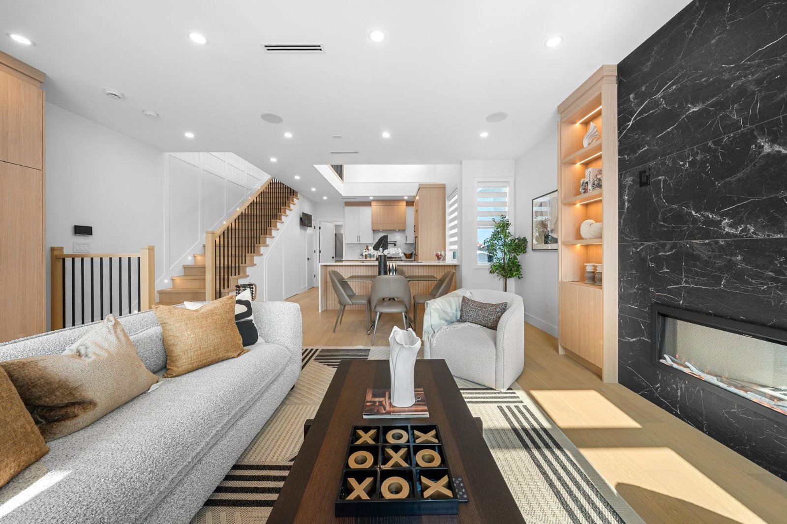 Room in House for Rent - 2nd St, Burnaby, BC 2