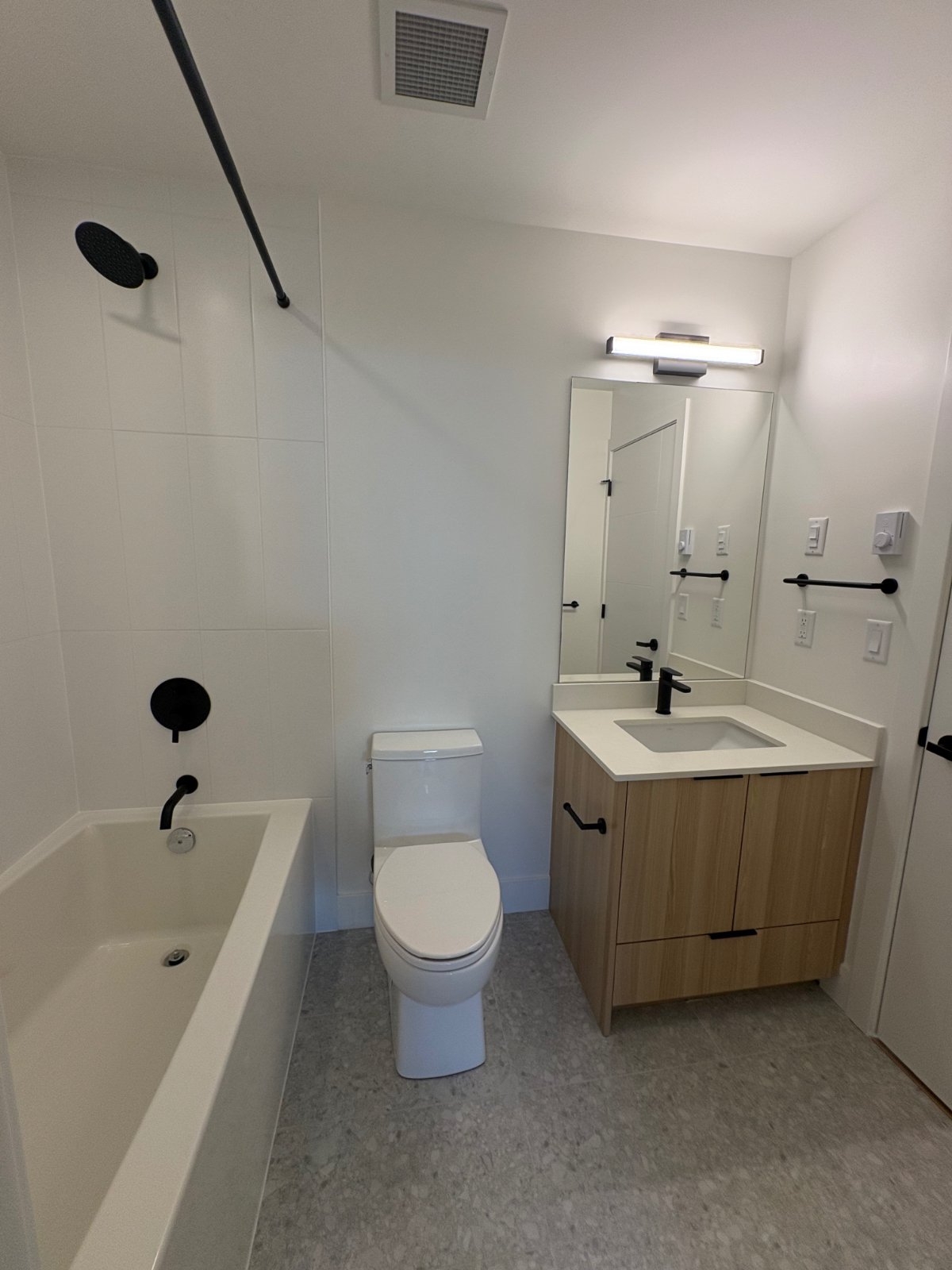 2 Bedroom Apartment for Rent - 20769 Fraser Hwy, Langley, BC 5