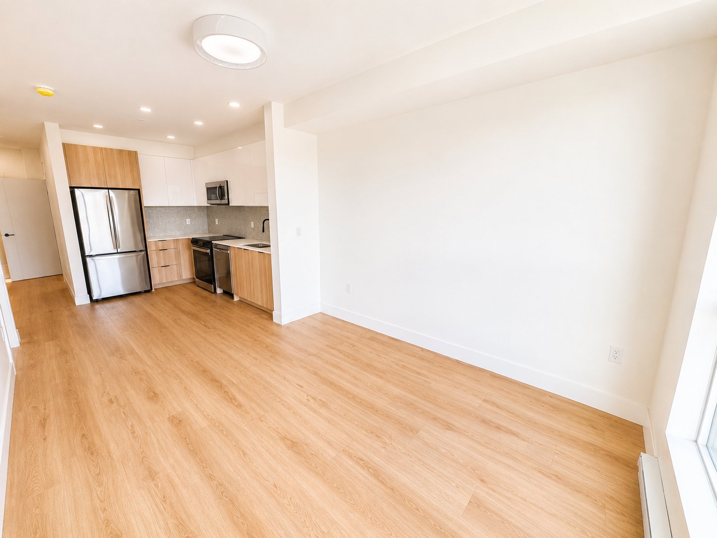 2 Bedroom Apartment for Rent - 20769 Fraser Hwy, Langley, BC 3