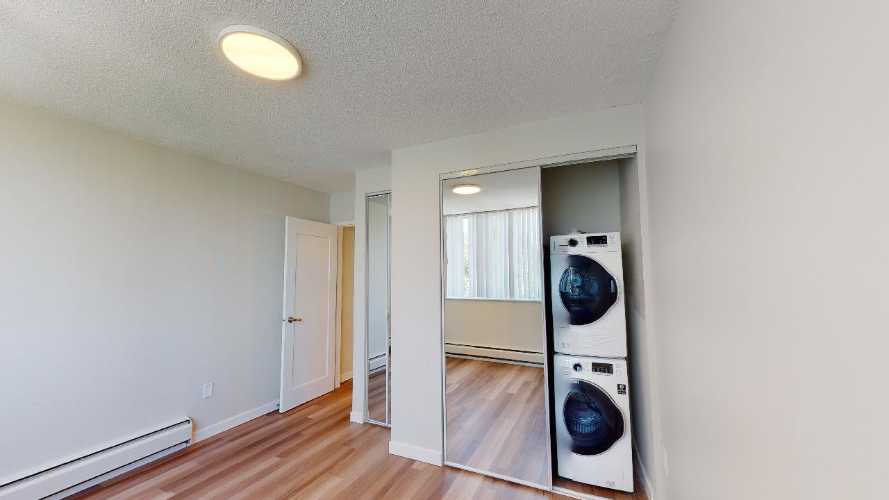 Studio Apartment for Rent - 1355 W 14th Ave, Vancouver, BC 4