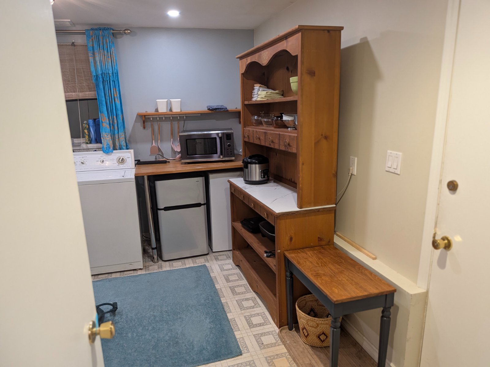 2 Bedroom Garden Suite for Rent - 14th St, New Westminster, BC 3