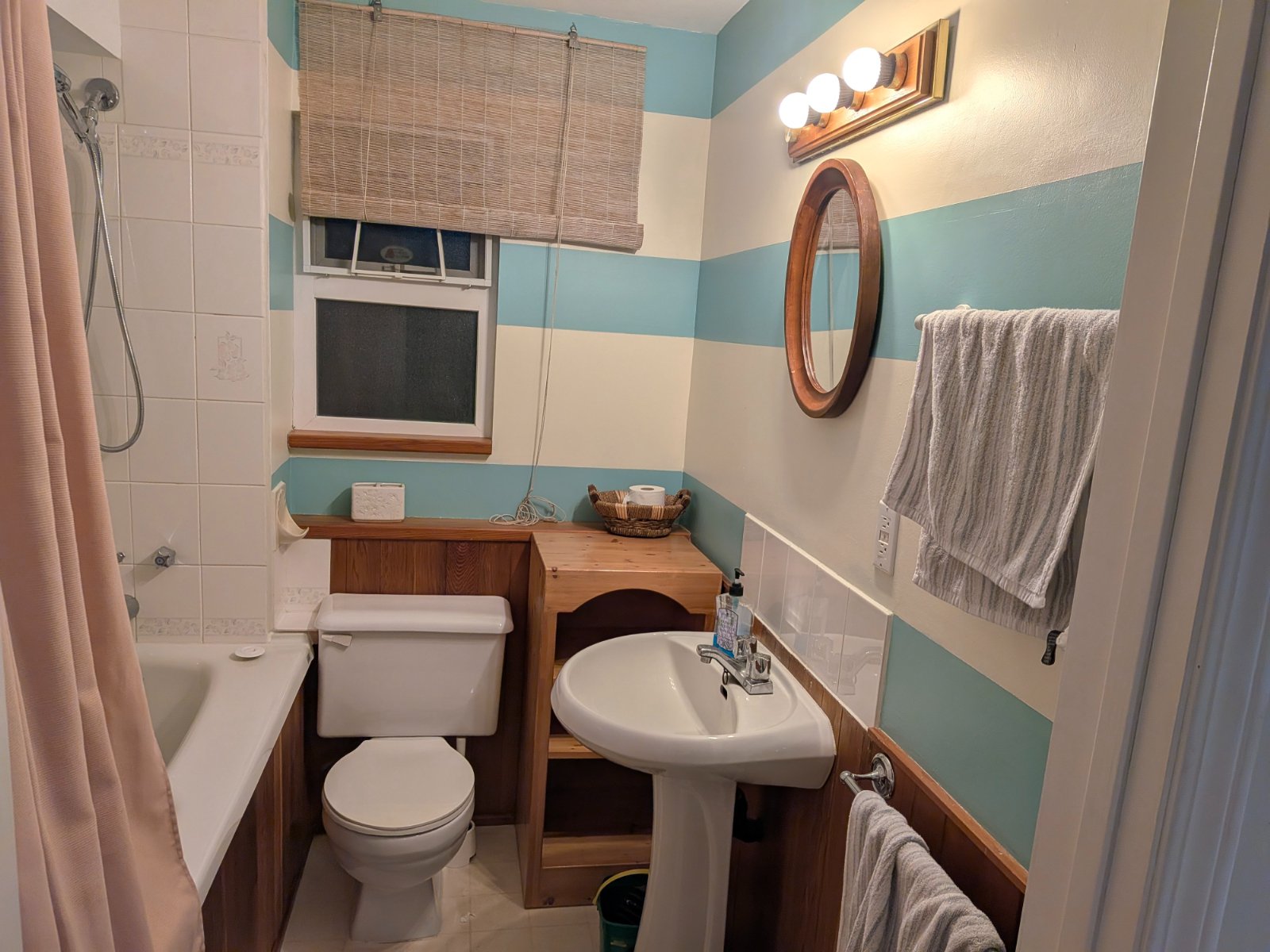 2 Bedroom Garden Suite for Rent - 14th St, New Westminster, BC 5