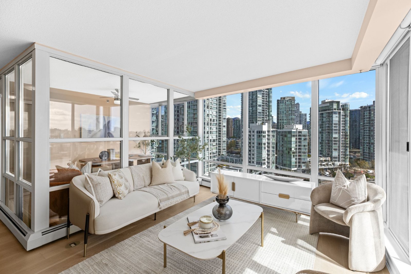 2 Bedroom Apartment for Rent - 1228 Marinaside Cres, Vancouver, BC 3