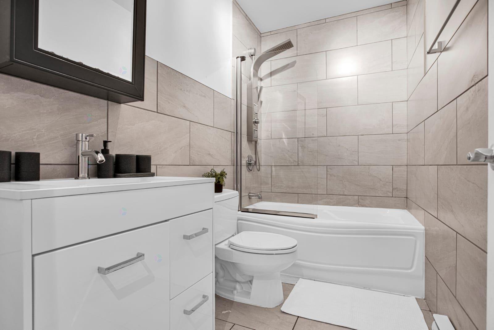 2 Bedroom Apartment for Rent - 3702 Rue de Verdun, Montréal, QC 5