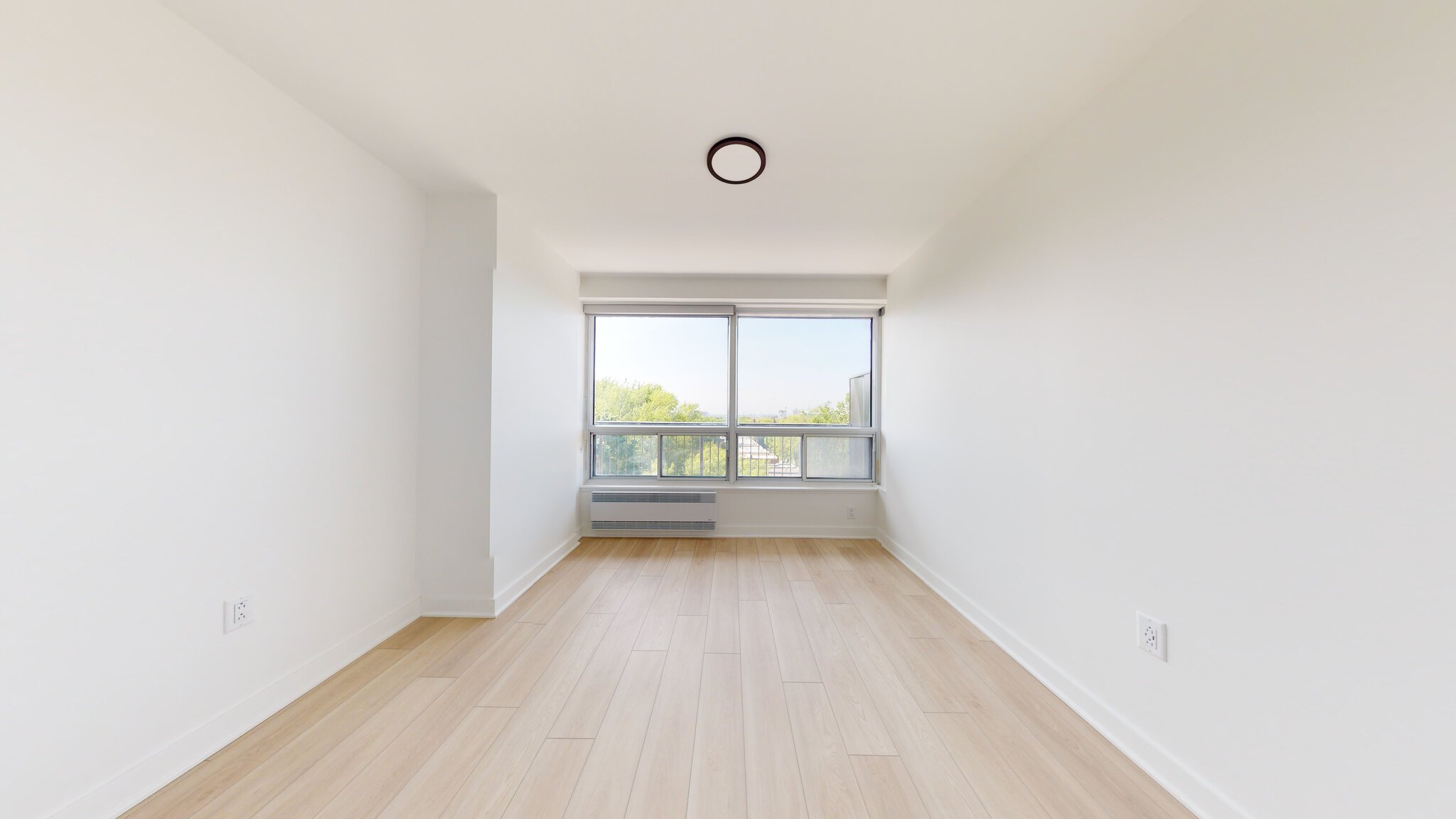 Studio Apartment for Rent - 5120 avenue Earnscliffe, Montreal, QC 2