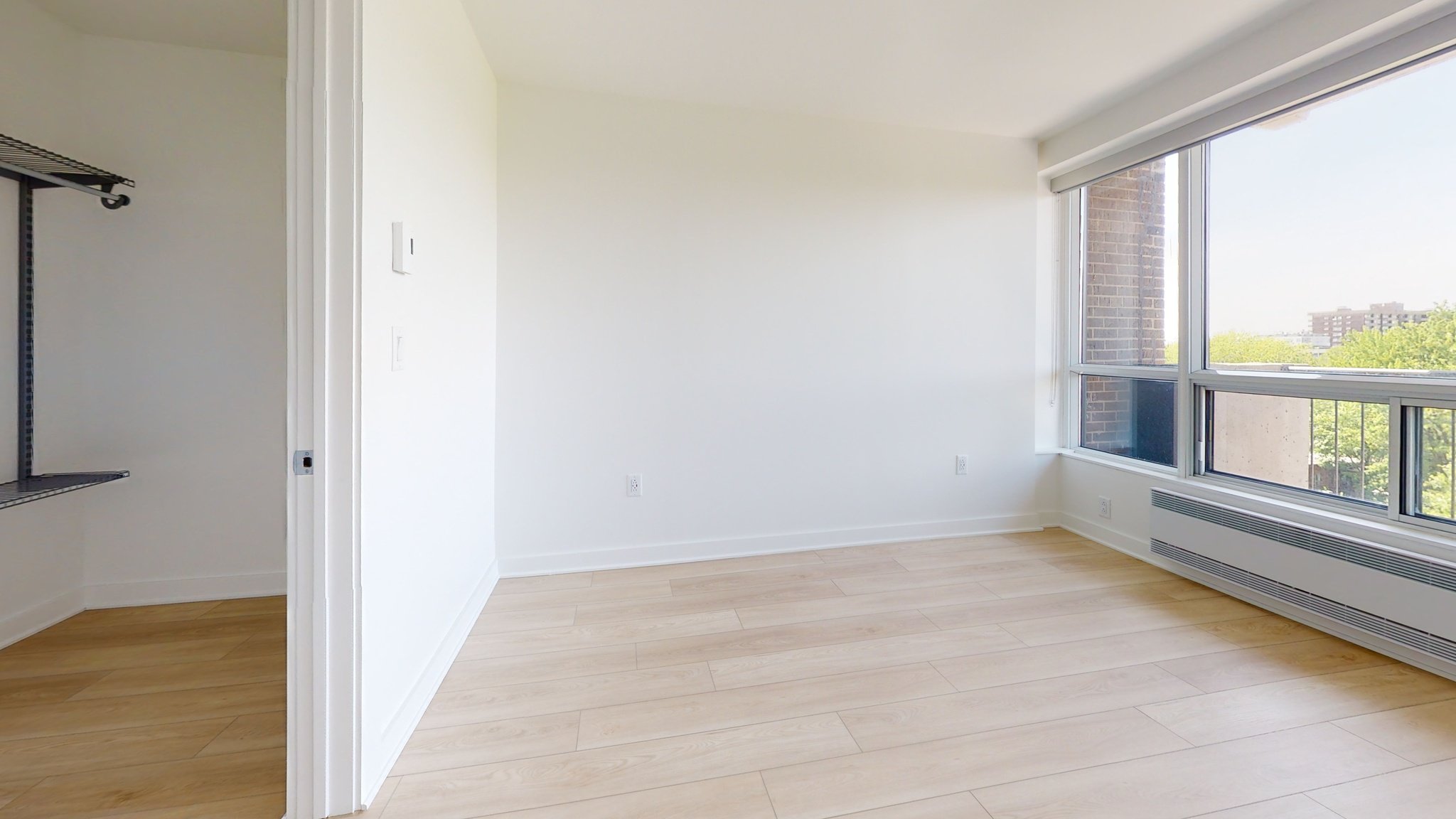 Studio Apartment for Rent - 5120 avenue Earnscliffe, Montreal, QC 5