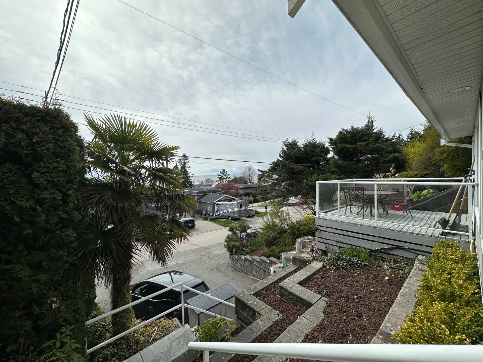2 Bedroom Garden Suite for Rent - 14717 McDonald Ave, White Rock, BC 3
