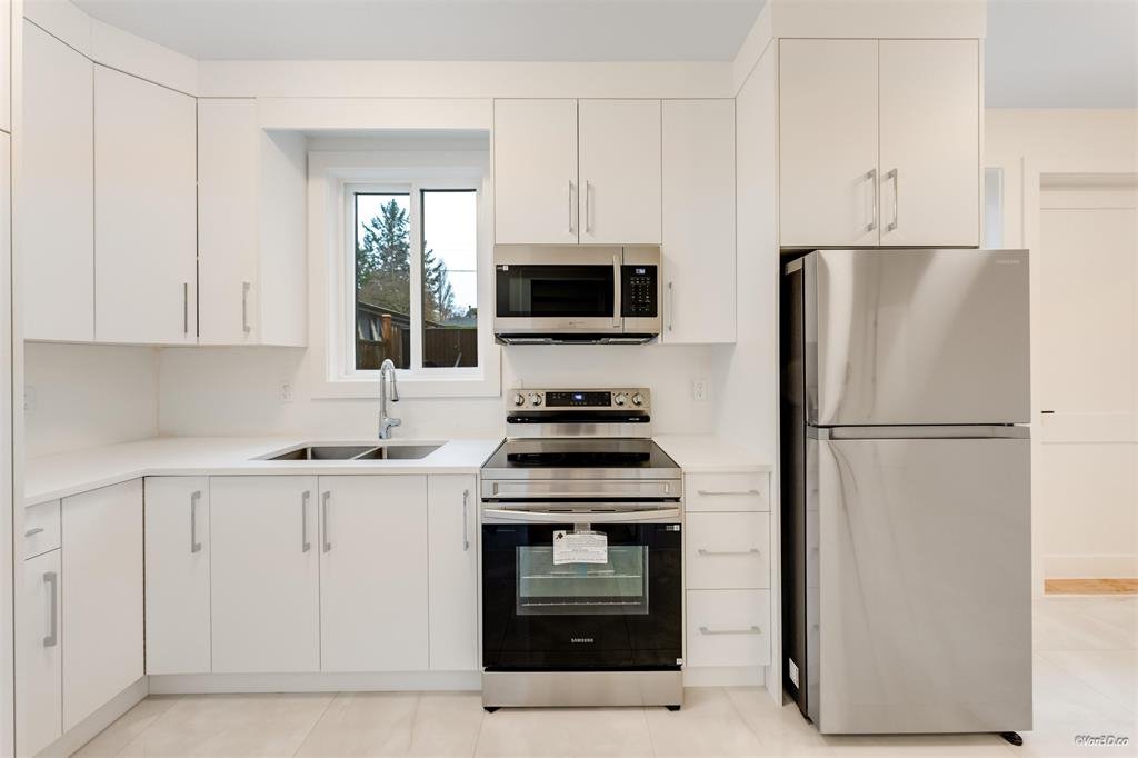 2 Bedroom House for Rent - 129A St, Surrey, BC 2
