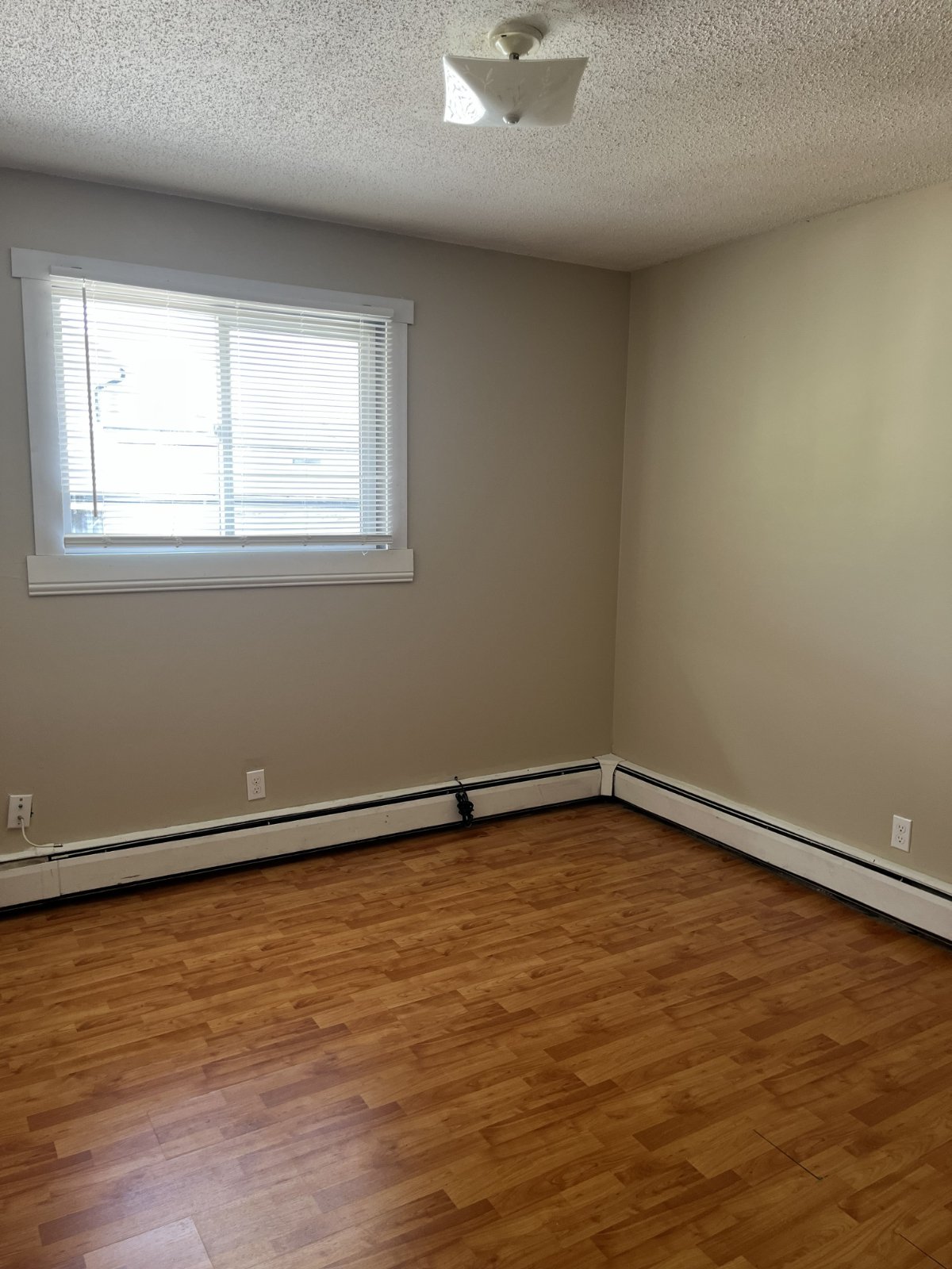 3 Bedroom Townhouse for Rent - 123 Huntington Park Grn NW, Calgary, AB 5