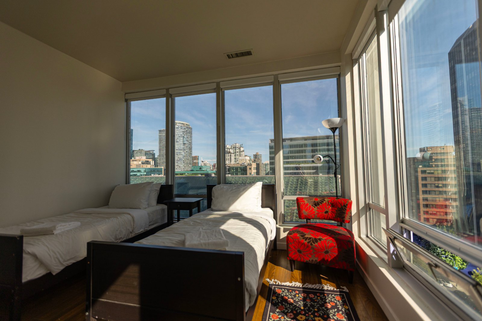 2 Bedroom Apartment for Rent - 989 Nelson St, Vancouver, BC 3