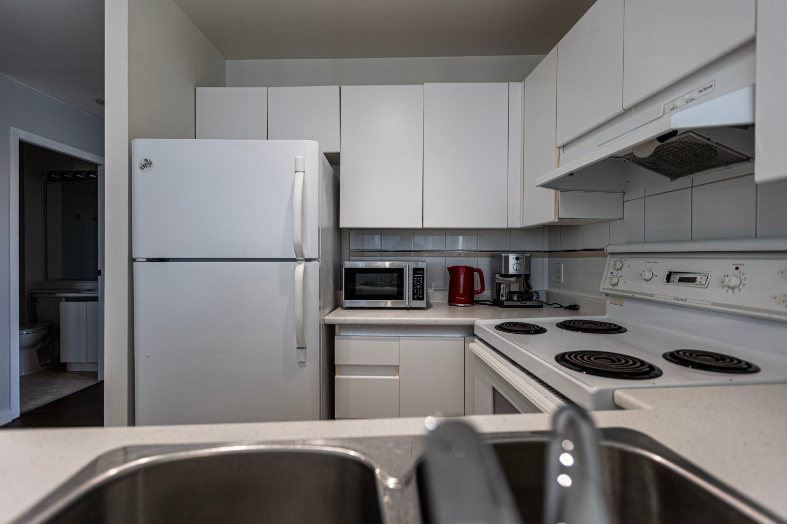 2 Bedroom Apartment for Rent - 989 Nelson St, Vancouver, BC 4