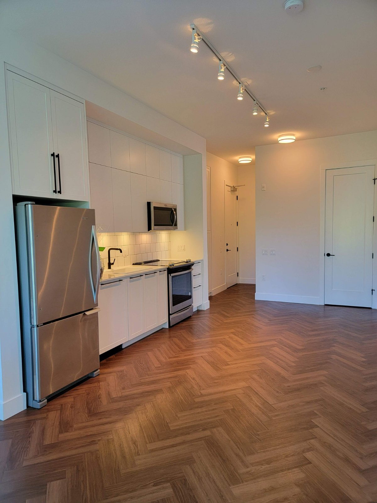 2 Bedroom Apartment for Rent - 14968 101 A Ave, Surrey, BC 4