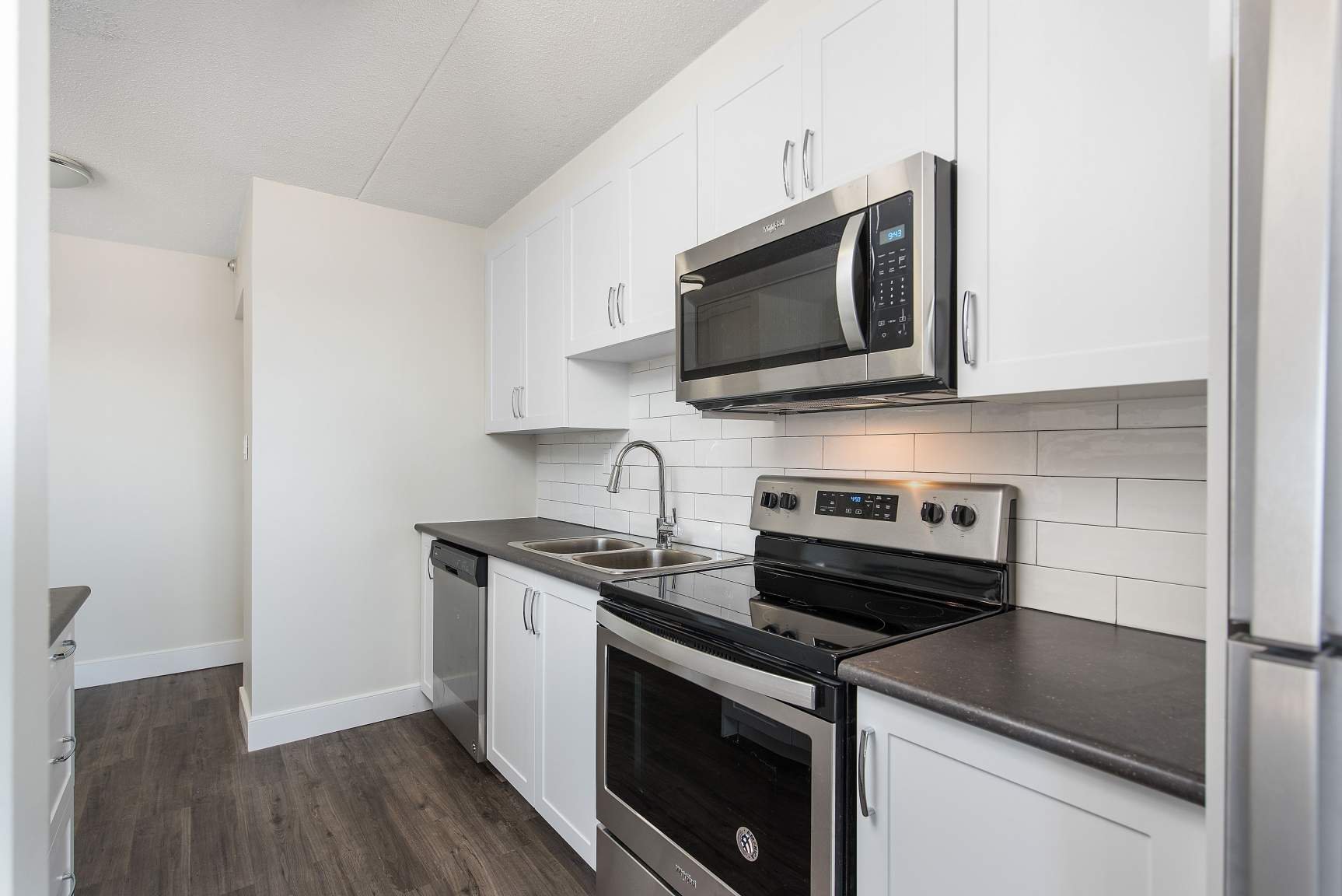 2 Bedroom Apartment for Rent - 19 -21 Dalegrove Drive, Kitchener, ON 2