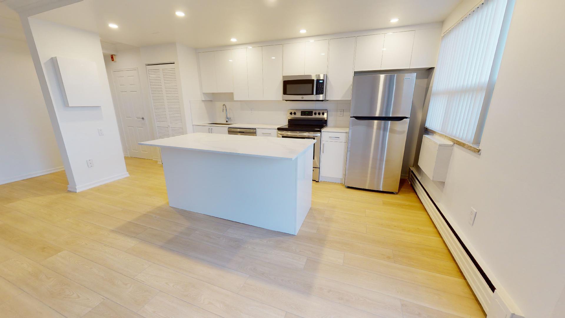 Studio Apartment for Rent - 265 Reynolds Street, Oakville, ON 2