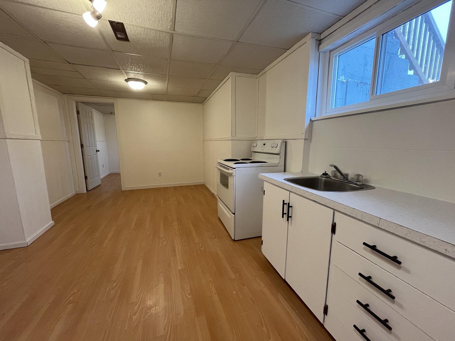 2 Bedroom Apartment for Rent - 117 1 Street Southeast, Redcliff, AB 2